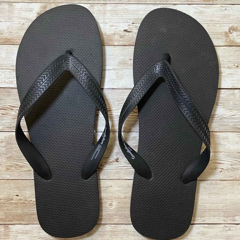 Good Fellow & Co Men’s Flip Flop Sandals Black 11-12